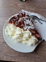 Pflaumenkuchen Und Sahne